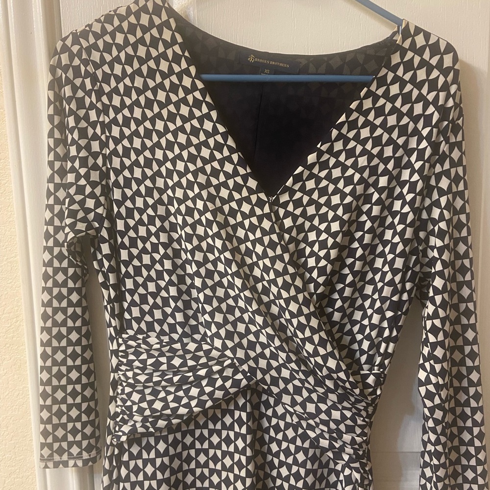 Used good condition Brooks Bros A line stretch dress, fits most sizes 2, 4, 6 - Picture 5 of 6